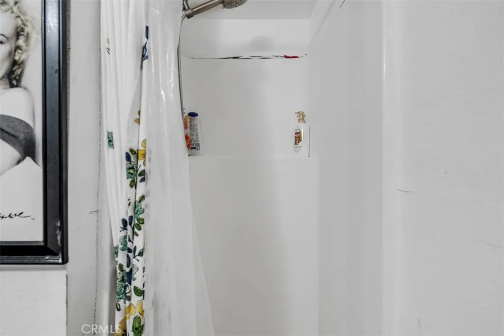 120 N Bonnie Beach Place, East Los Angeles, California 90063 home-pic-14