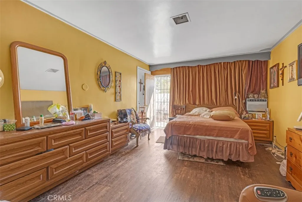 120 N Bonnie Beach Place, East Los Angeles, California 90063 home-pic-23