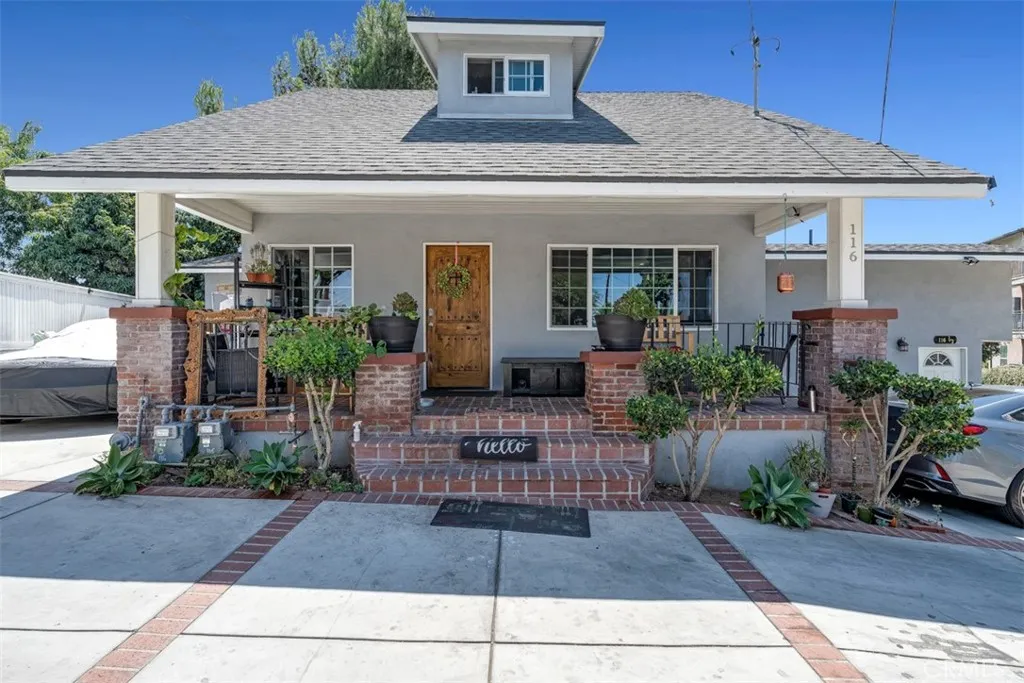 116 N Bonnie Beach Place, East Los Angeles, California 90063, 6 Bedrooms Bedrooms, ,4 BathroomsBathrooms,Residential,For Sale,Bonnie Beach,CV25190064