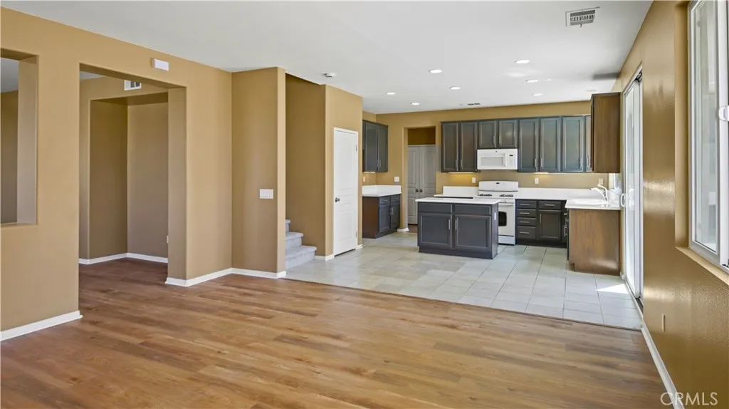 15845 Apache Plume Lane, Victorville, California 92394 home-pic-11