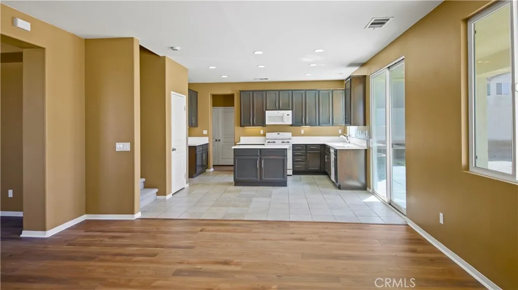 15845 Apache Plume Lane, Victorville, California 92394 home-pic-10