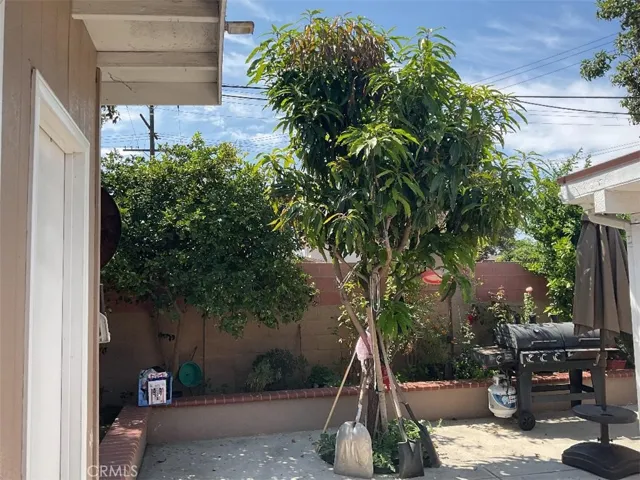 2108 S Artesia Street, Santa Ana, California 92704