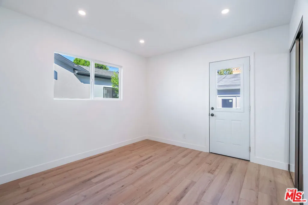 5822 Saloma Avenue, Sherman Oaks, California 91411 home-pic-12