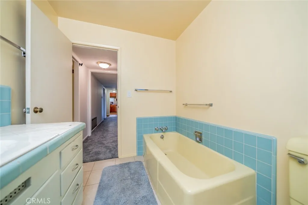 1037 W Sunset Drive, Redlands, California 92373 home-pic-28
