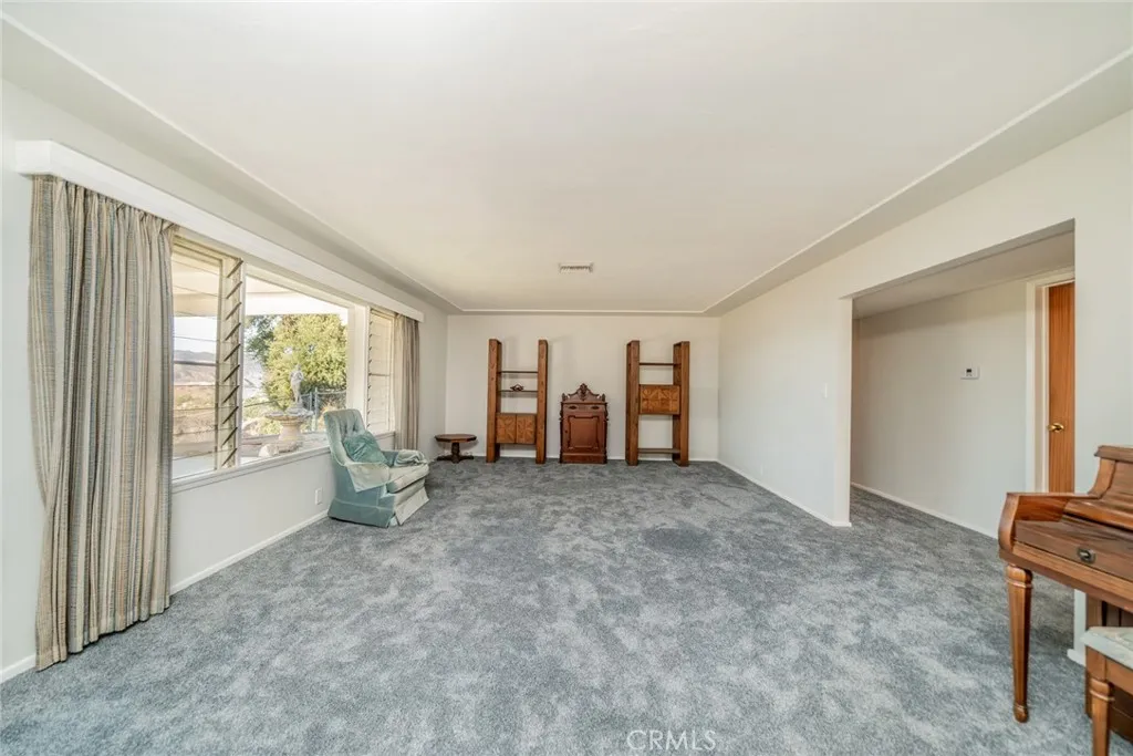 1037 W Sunset Drive, Redlands, California 92373 home-pic-29