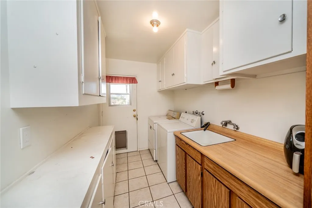 1037 W Sunset Drive, Redlands, California 92373 home-pic-39