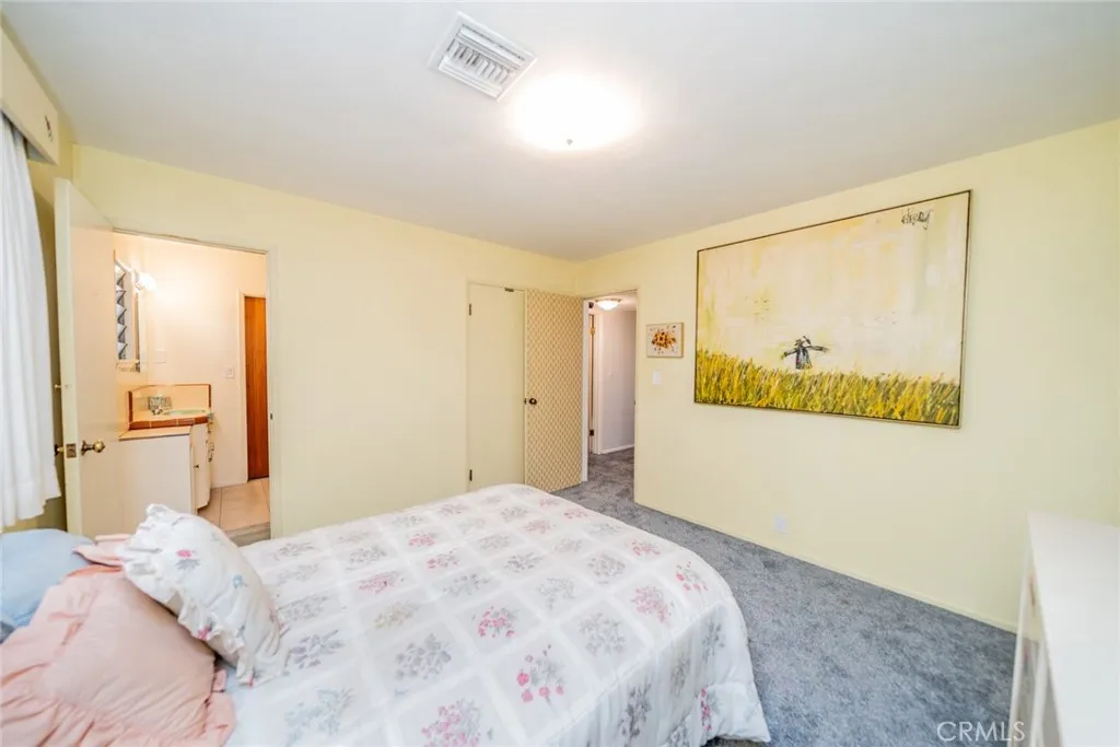 1037 W Sunset Drive, Redlands, California 92373 home-pic-23