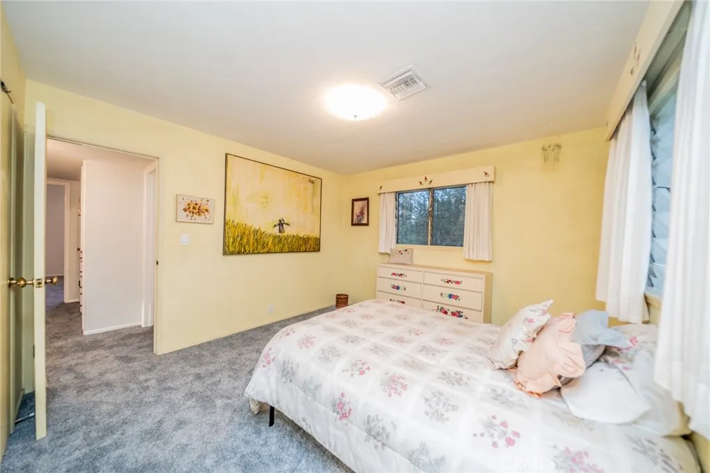 1037 W Sunset Drive, Redlands, California 92373 home-pic-22