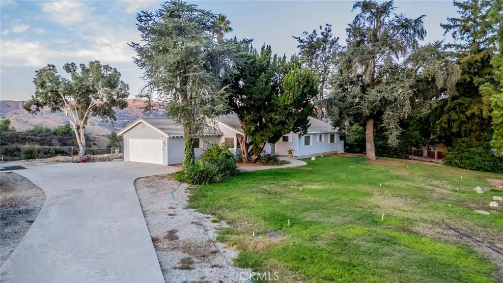 1037 W Sunset Drive, Redlands, California 92373 home-pic-50
