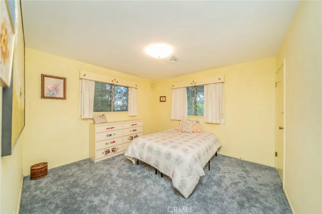 1037 W Sunset Drive, Redlands, California 92373 home-pic-21
