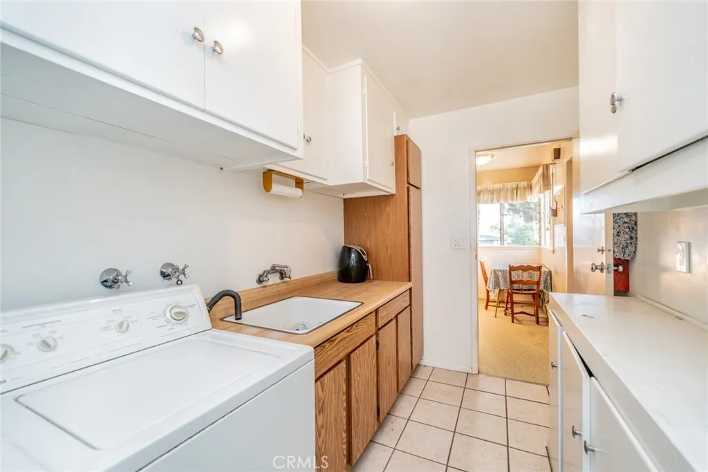 1037 W Sunset Drive, Redlands, California 92373 home-pic-41