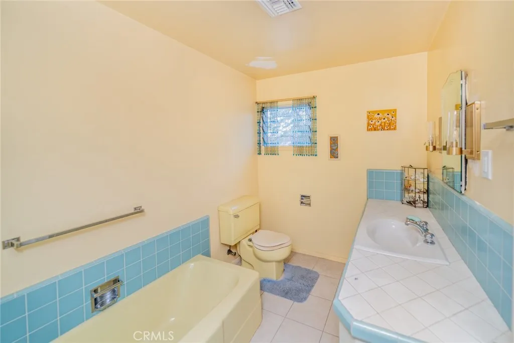 1037 W Sunset Drive, Redlands, California 92373 home-pic-27