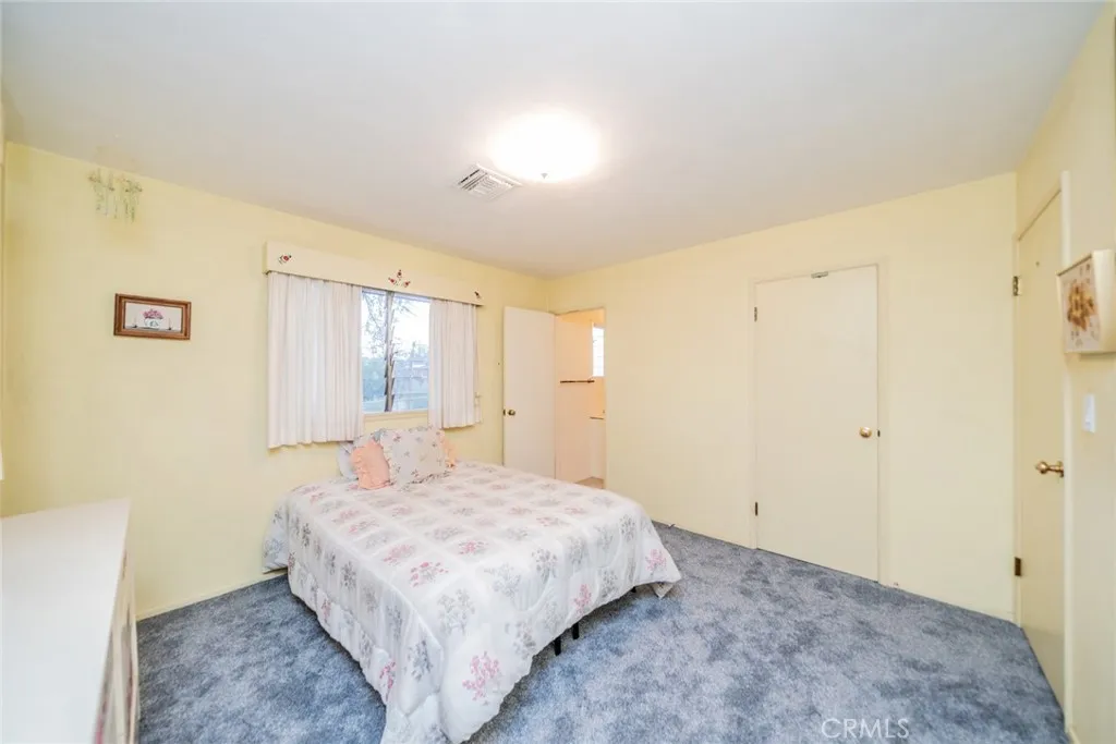 1037 W Sunset Drive, Redlands, California 92373 home-pic-24