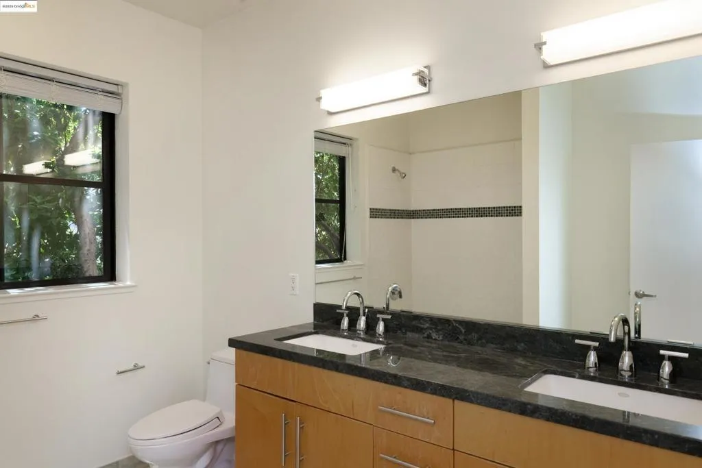 1565 32nd Street 4, Oakland, California 94608 home-pic-20