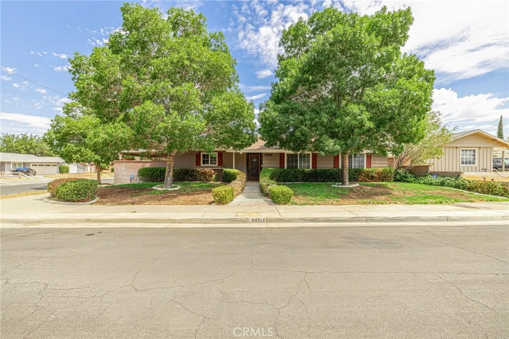 44916 18th Street W, Lancaster, California 93534 home-pic-2