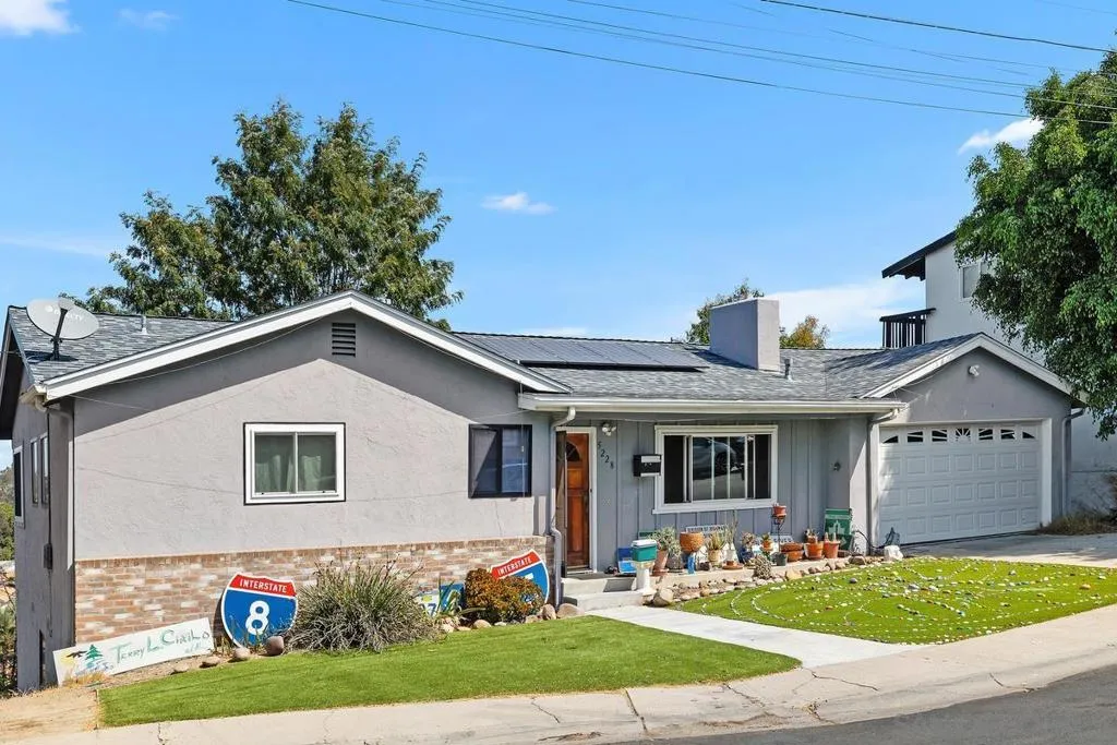 5228 Augustana Pl, San Diego, California 92115 home-pic-2