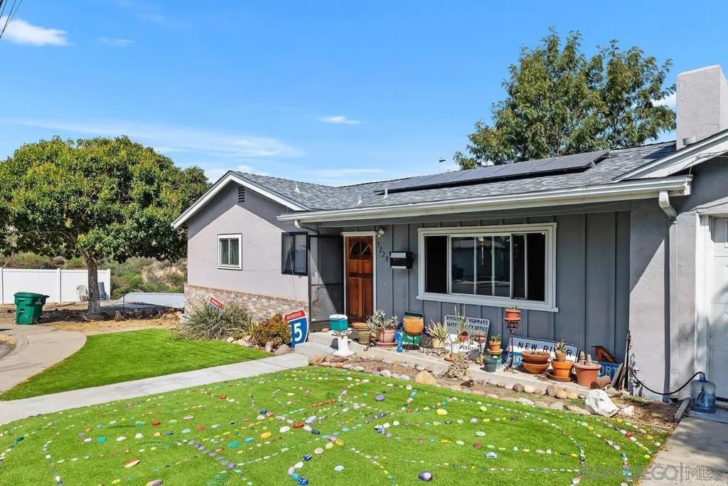 5228 Augustana Pl, San Diego, California 92115 home-pic-3