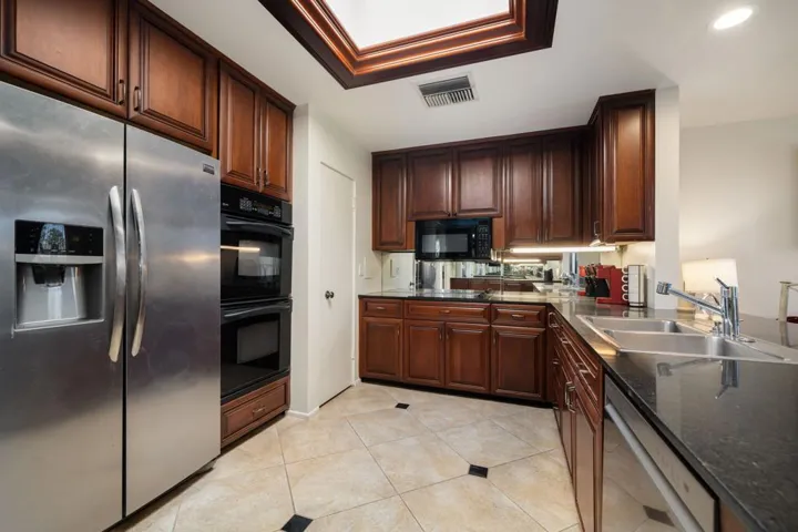 24-web-or-mls-CMColumbia_OPMG_0825_024