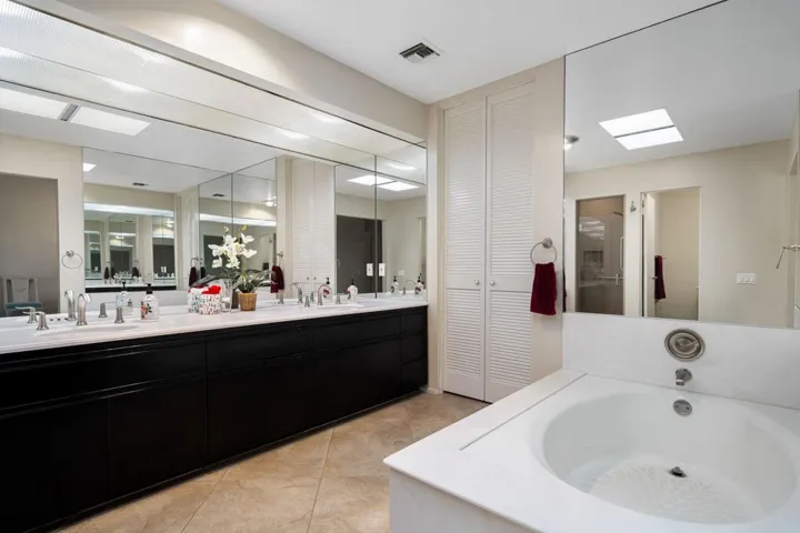 36-web-or-mls-CMColumbia_OPMG_0825_036