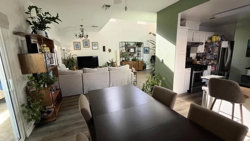 9300 Burnet Ave 111, North Hills, California 91343