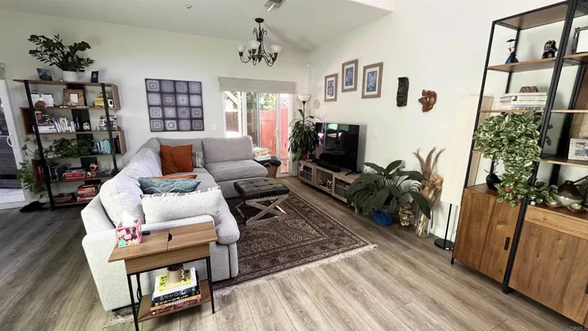 9300 Burnet Ave 111, North Hills, California 91343
