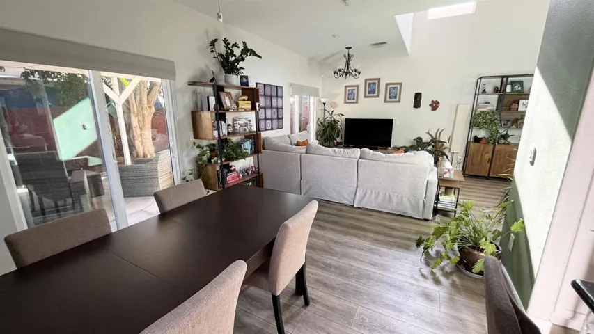 9300 Burnet Ave 111, North Hills, California 91343
