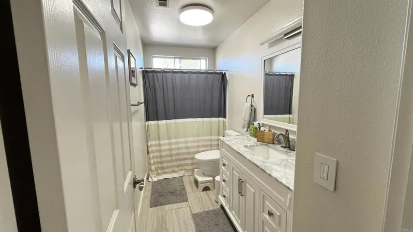 9300 Burnet Ave 111, North Hills, California 91343