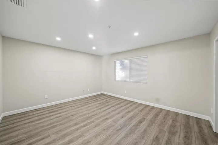 9300 Burnet Ave 111, North Hills, California 91343