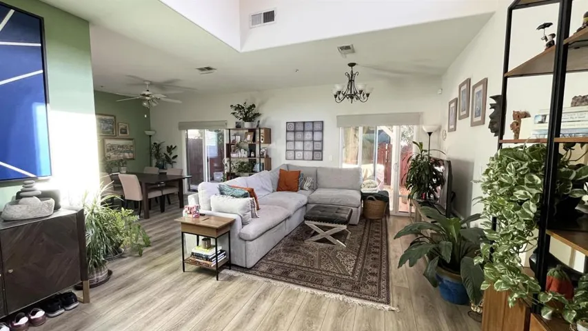 9300 Burnet Ave 111, North Hills, California 91343