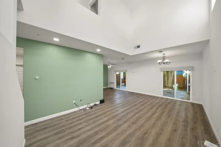 9300 Burnet Ave 111, North Hills, California 91343