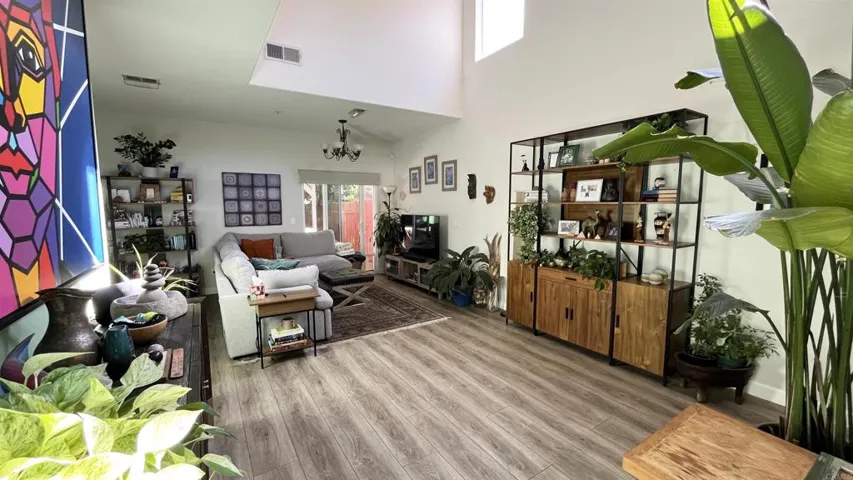 9300 Burnet Ave 111, North Hills, California 91343