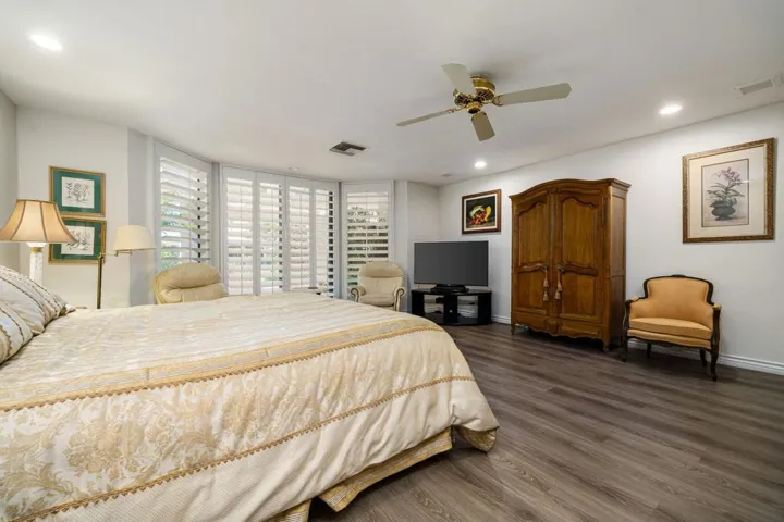 45-web-or-mls-CMStanford_OPMG_0825_045