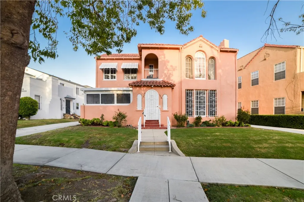 1036 S Citrus Avenue ½, Los Angeles, California 90019, 1 Bedroom Bedrooms, ,1 BathroomBathrooms,Residential Lease,For Rent,Citrus,TR25172974