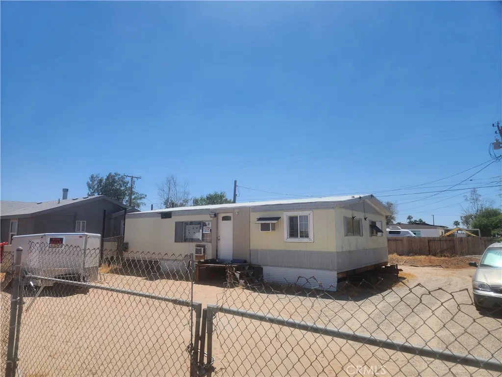 17615 Green Street, Blythe, California 92225, 3 Bedrooms Bedrooms, ,2 BathroomsBathrooms,Residential,For Sale,Green,SW25191191