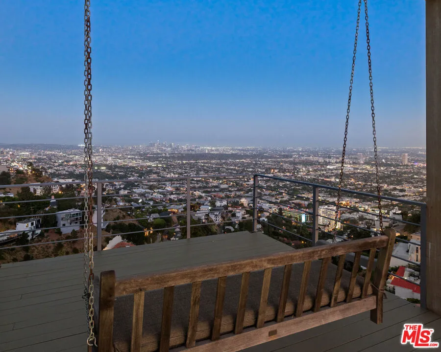 1600 Viewmont Drive, Los Angeles, California 90069 home-pic-20