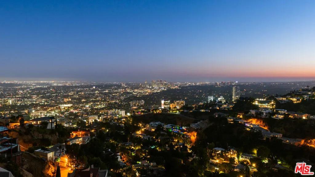 1600 Viewmont Drive, Los Angeles, California 90069 home-pic-2