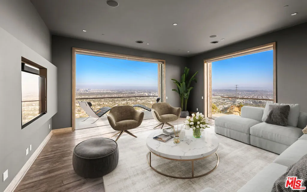1600 Viewmont Drive, Los Angeles, California 90069 home-pic-4