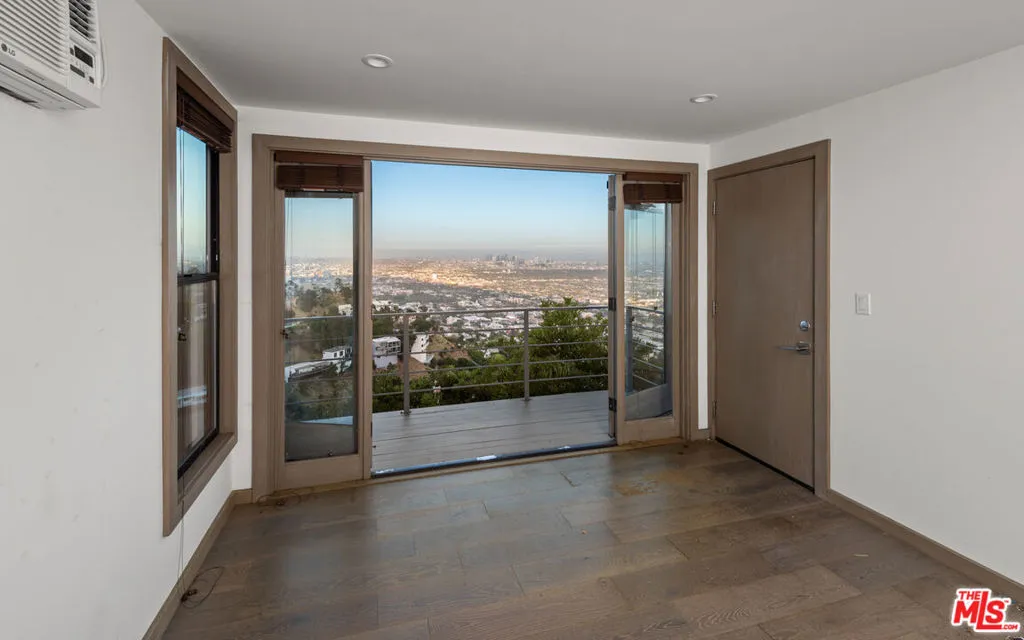 1600 Viewmont Drive, Los Angeles, California 90069 home-pic-12