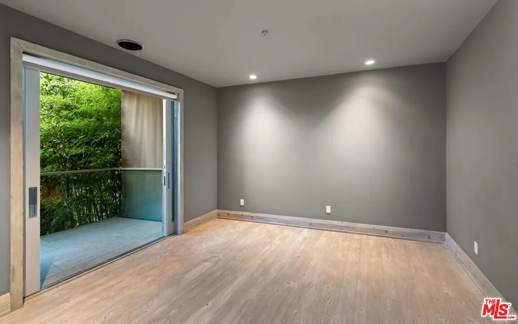 1600 Viewmont Drive, Los Angeles, California 90069 home-pic-13