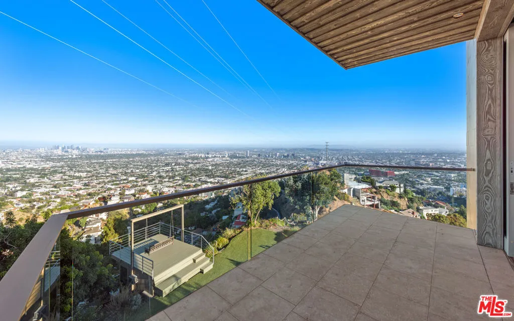 1600 Viewmont Drive, Los Angeles, California 90069 home-pic-6