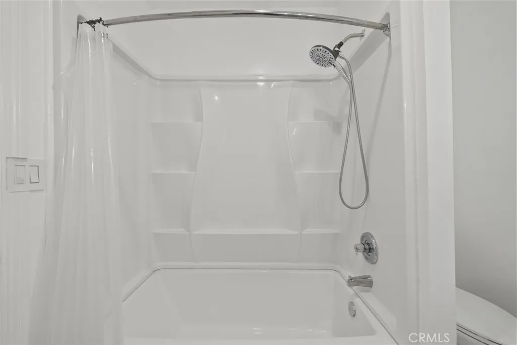 325 N Glenwood Place, Burbank, California 91506 home-pic-13