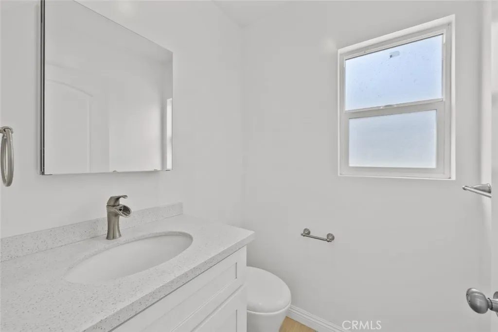 325 N Glenwood Place, Burbank, California 91506 home-pic-10