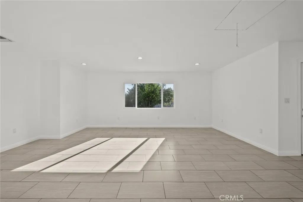 325 N Glenwood Place, Burbank, California 91506 home-pic-32