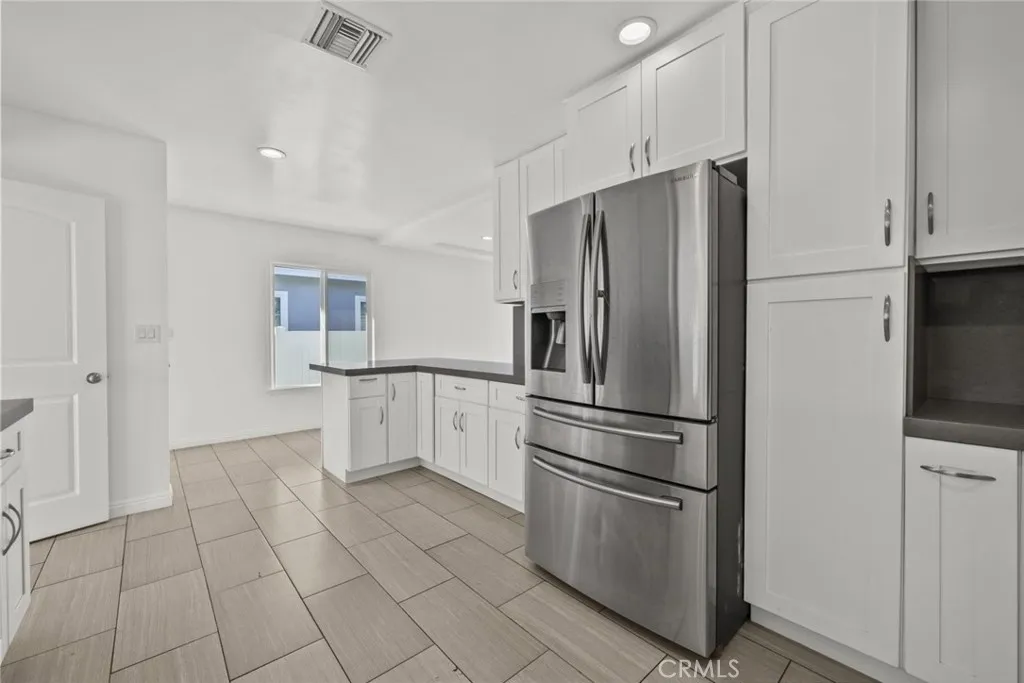 325 N Glenwood Place, Burbank, California 91506 home-pic-22