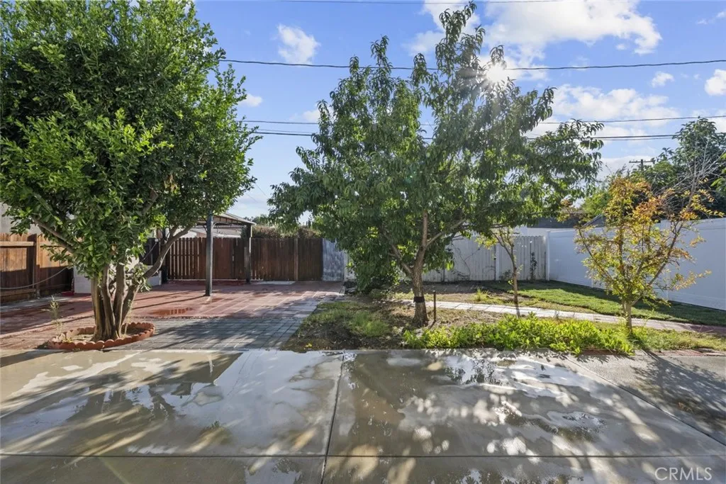 325 N Glenwood Place, Burbank, California 91506 home-pic-41