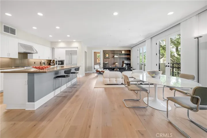 23500 Park Sorrento D21, Calabasas, California 91302, 2 Bedrooms Bedrooms, ,3 BathroomsBathrooms,Residential,For Sale,Park Sorrento,SR25191221