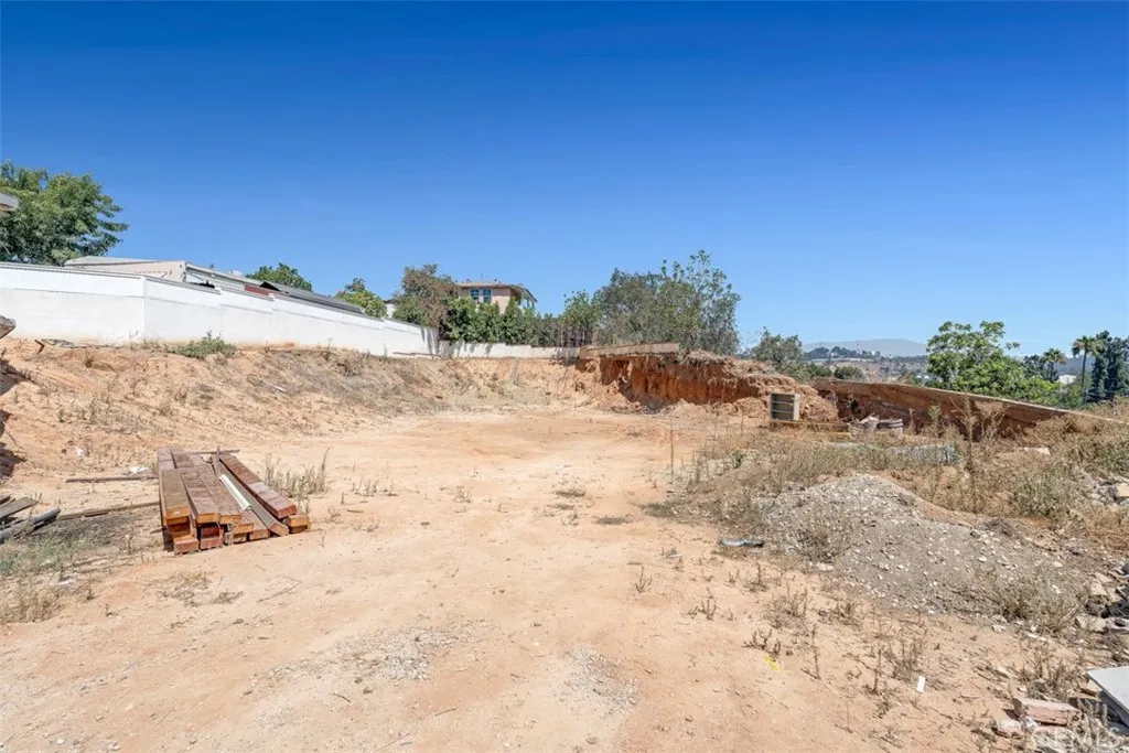 114 N Bonnie Beach Place, East Los Angeles, California 90063 home-pic-3