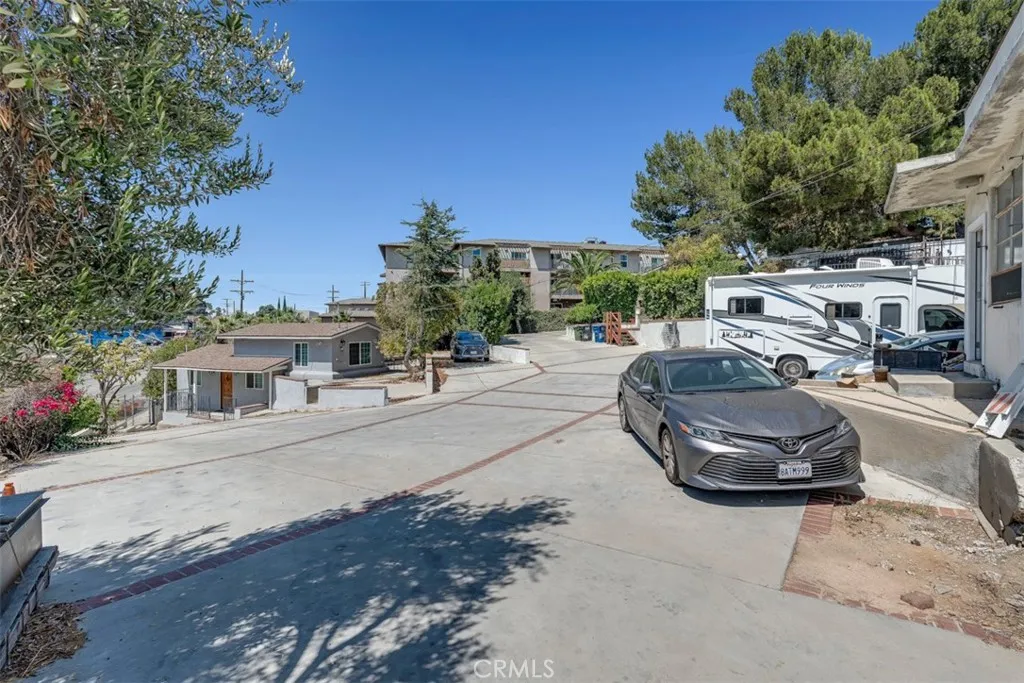 114 N Bonnie Beach Place, East Los Angeles, California 90063 home-pic-14