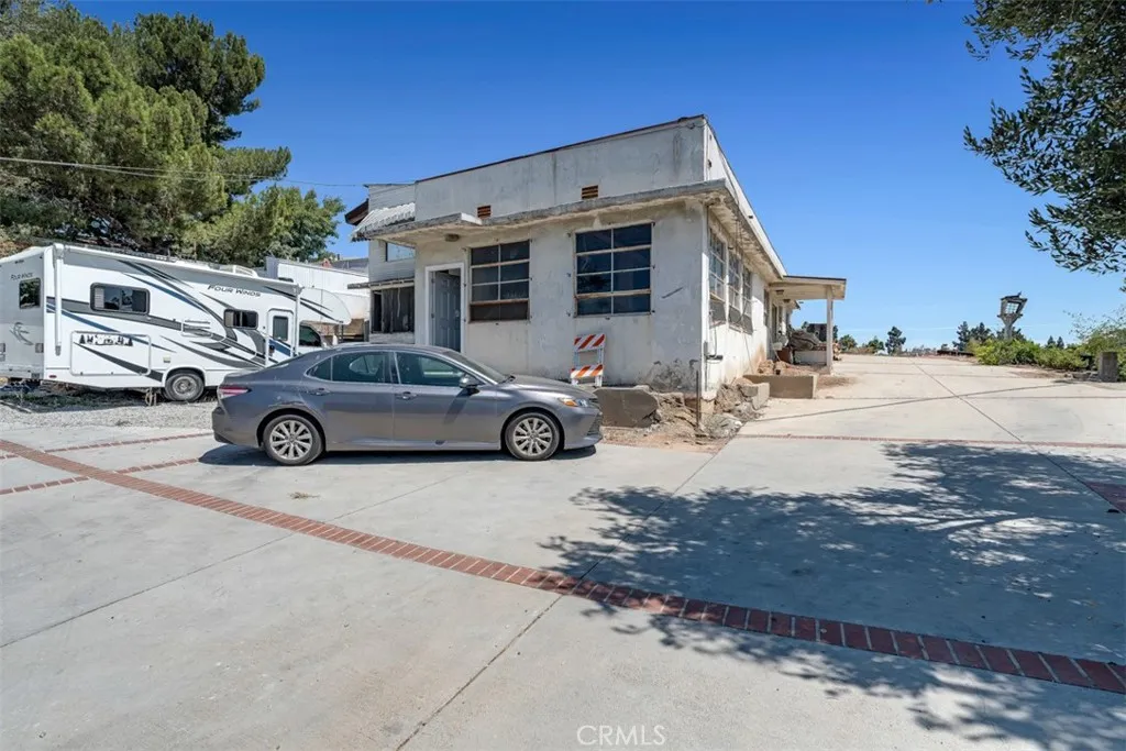 114 N Bonnie Beach Place, East Los Angeles, California 90063 home-pic-15