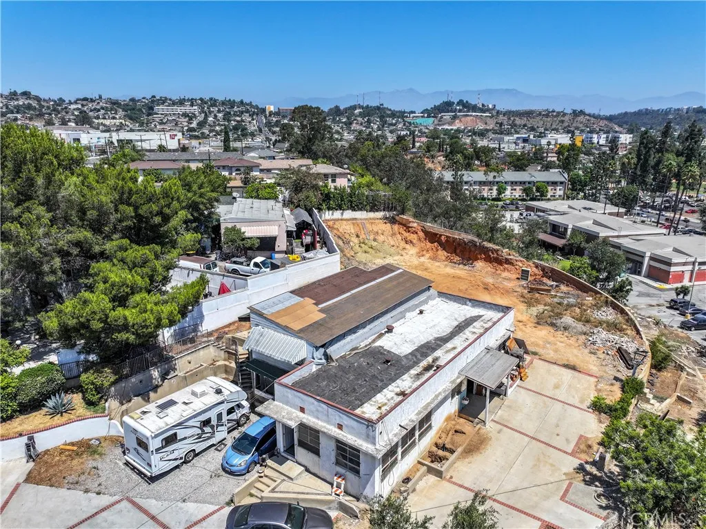 114 N Bonnie Beach Place, East Los Angeles, California 90063 home-pic-22